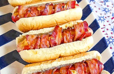 Delicious Bacon-Cheese Hot Dogs