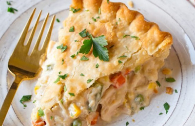 Simple Chicken and Veggie Pot Pie
