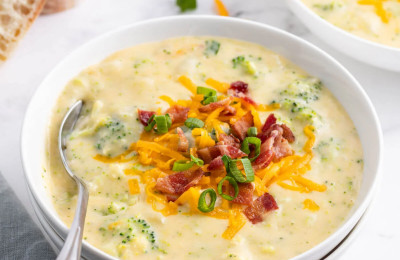 Cheesy Broccoli Soup