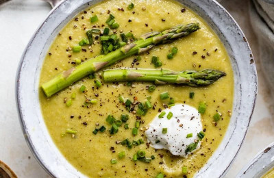 Thyme-Infused Creamy Asparagus Soup